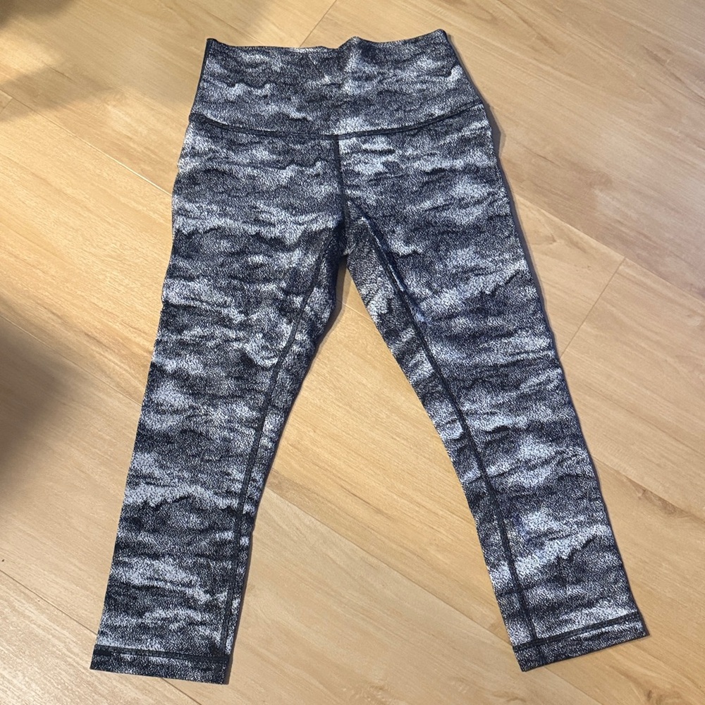 Lululemon Athletica Gray Camouflage Leggings